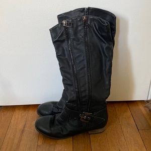 Tall back boot